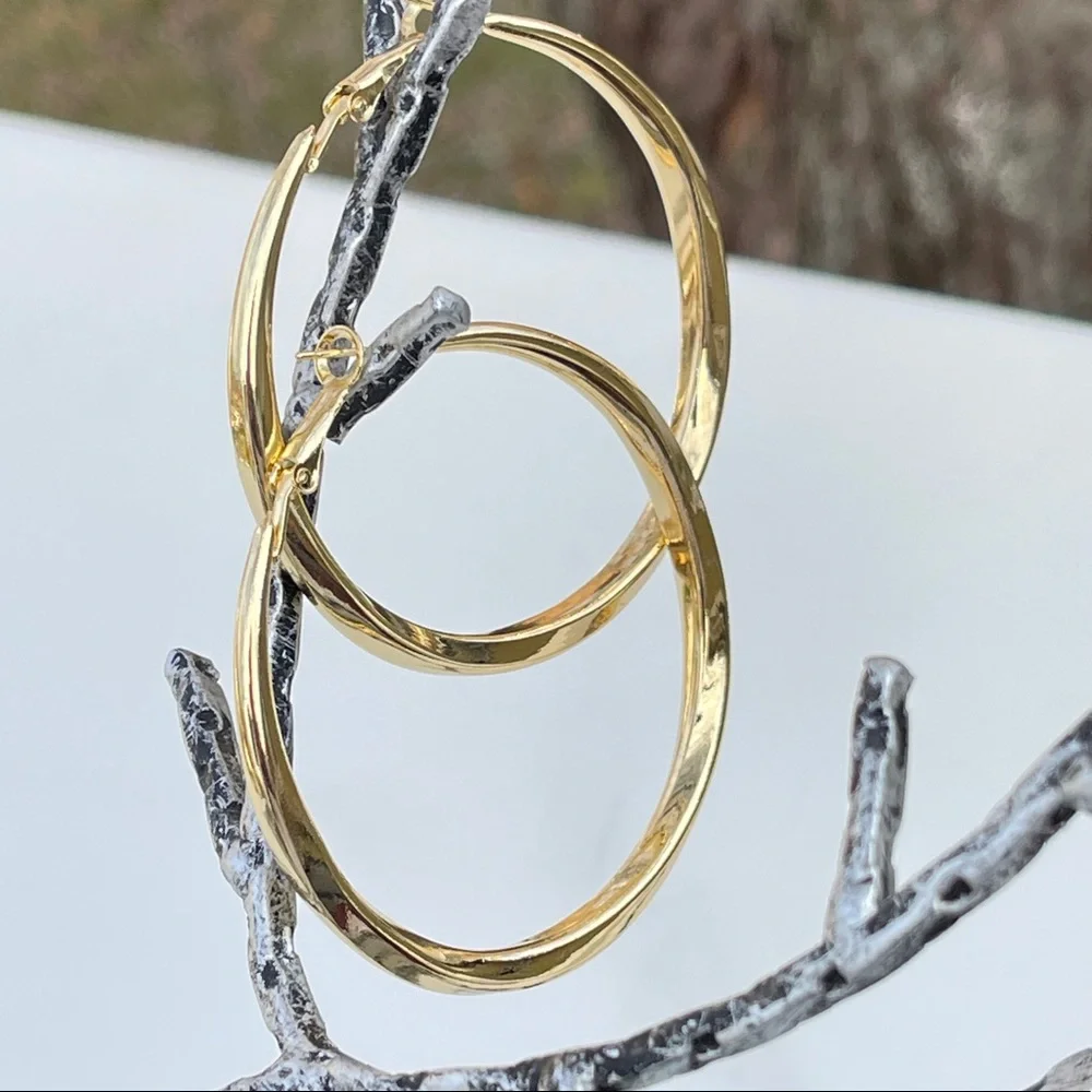 NEW 18K Gold Plated Chunky Big Circle Drop Hoop Earrings 2 1/4” - Picture 12 of 14